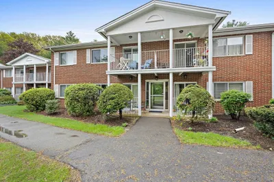 37 Bayberry Dr #4