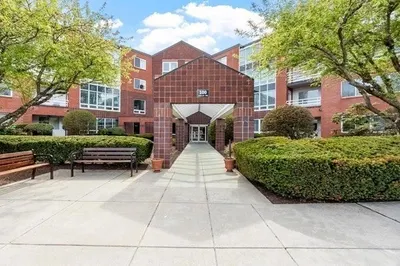 321 Place Ln #321 1