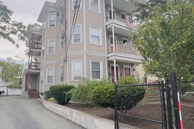 55 Chester Ave 1