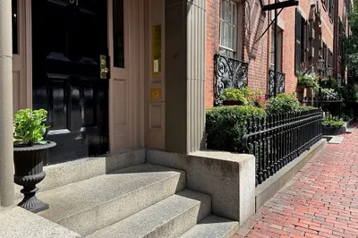 51 Mt. Vernon Street #2