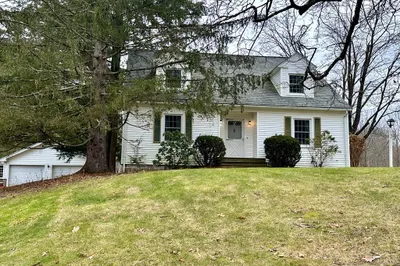 107 Woodbridge St 1