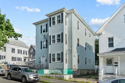 121 Austin St