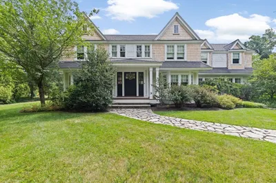 218 Woodland Rd 1