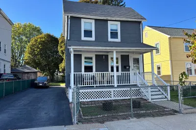 46 Almont St 1