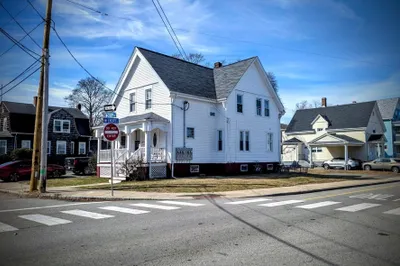 12 Sturdy St