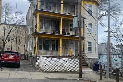 30 Regina Rd 1
