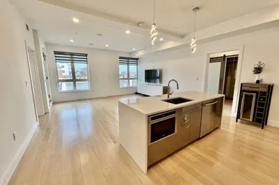 20 W 5th St #4F