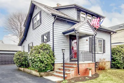 64 Livingstone Ave