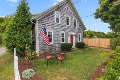 5 Warren Avenue