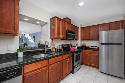 20-30 Daniels St #319