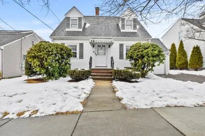 25 Evans St