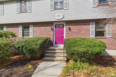6 Meadowbrook Ln #2 1