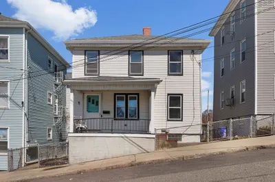 22 Montgomery St