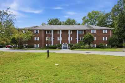 48 Great Rd #18 1