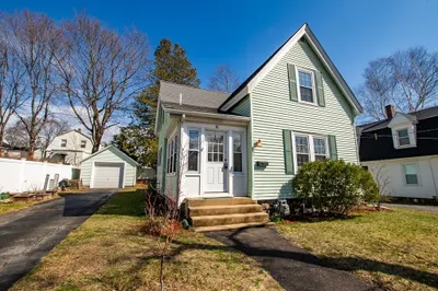 8 Harrison St