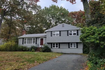 228 Oak St 1