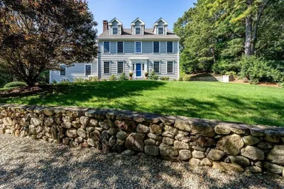 5 Fairfield Dr 1