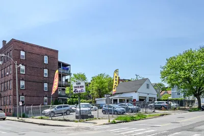 395 Maple St 1