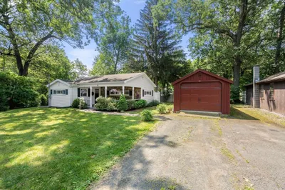 41 Bungalow St
