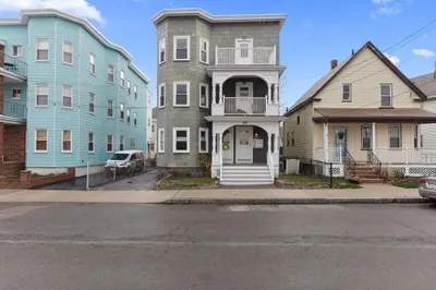 169 Sheridan Ave #3 1