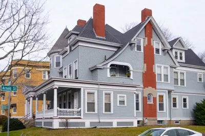 140 Cottage St 1
