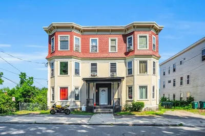 105 Blossom St 1