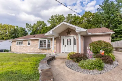 36 Edgemere Rd 1