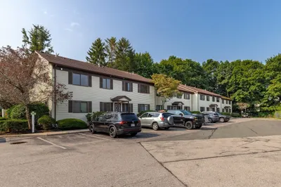 16 Cleveland Place #10