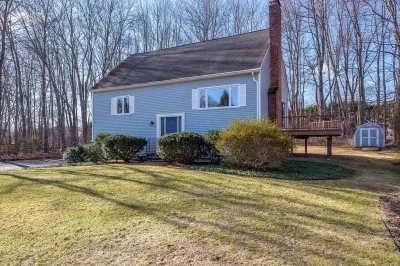 27 Emily Ln