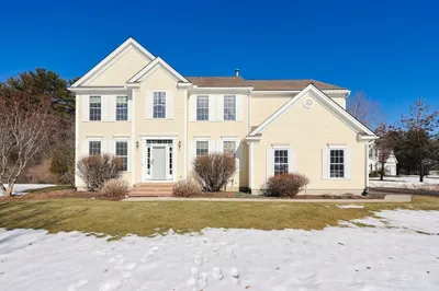 1 Honeysuckle Cir