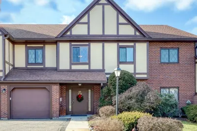 17 Rainbow Pond Dr #A2 1