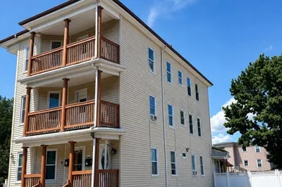 221 West Harvard St #3 1