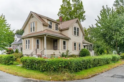 24 Jones St
