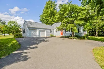 36 Ingersoll Dr 1