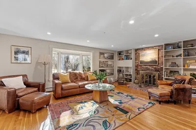 8 Honeysuckle Rd