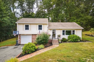 4 Oakhurst Ave