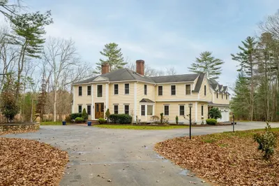 17 Arrowhead Drive 1