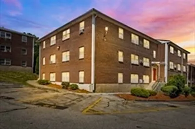 271 Boston Post Rd #3 1