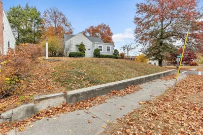 522 Plumtree Rd