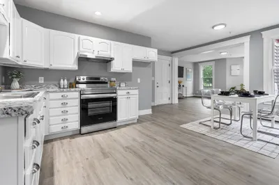 142 Elm St #1