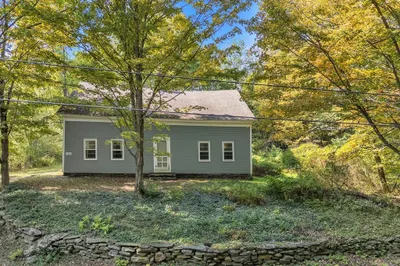 246 W Cummington Rd 1
