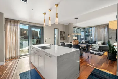 300 Pier 4 Blvd #6M