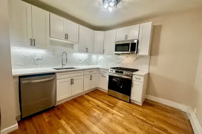 4 Chesterton St #3