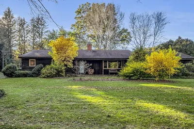 39 Sawmill Plain Road 1