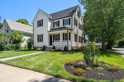 92 Pond Street 1