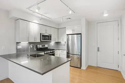 77 New St #214