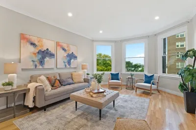 4 Charlesgate East #404