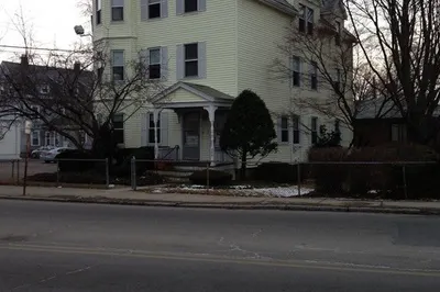 300 Main St #3