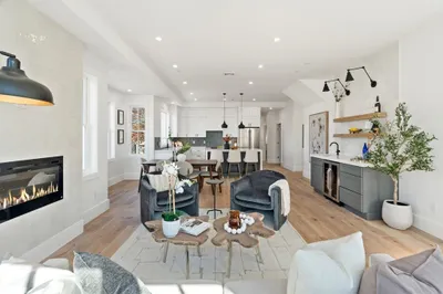 35 Richardson St #2