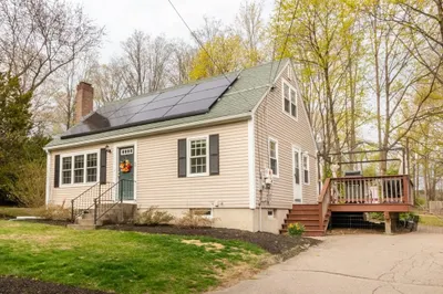 1 Conlyn Ave